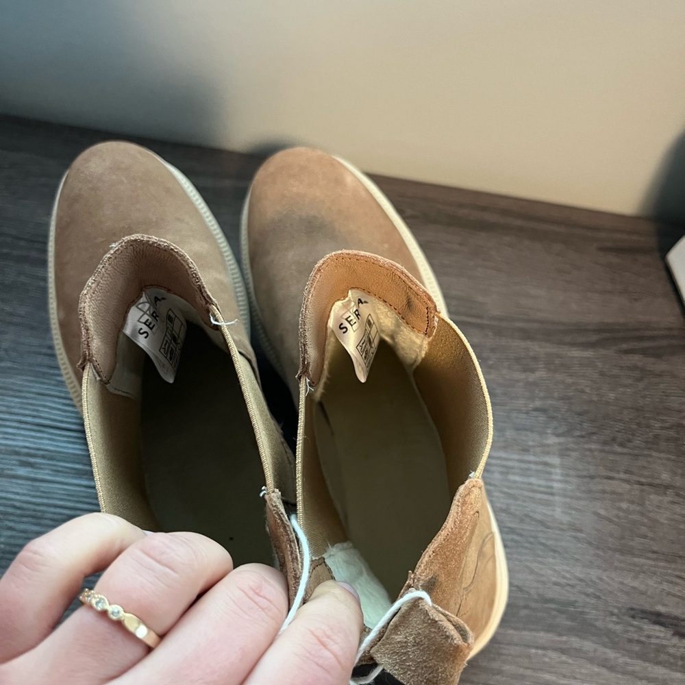 NEW Serra ladies wedge booties short boots lug soles suede tan ankle Chelsea 8.5 - Picture 3 of 5